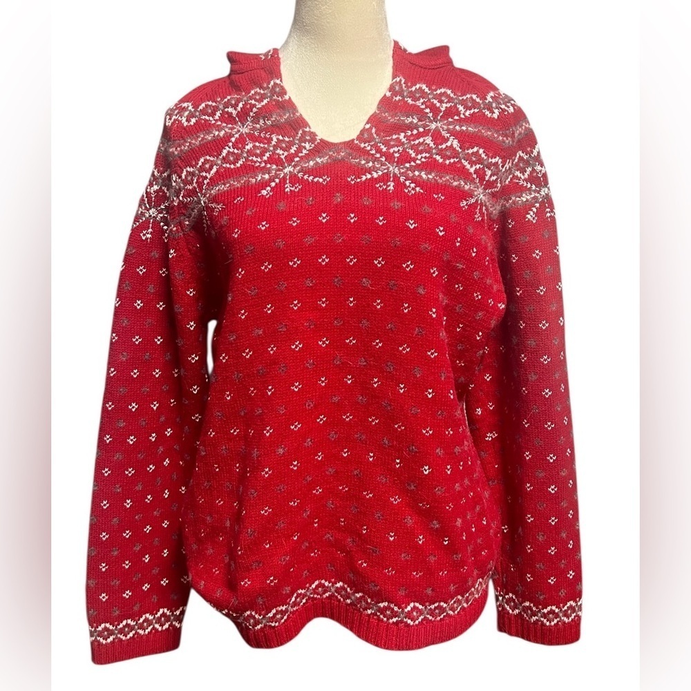 Liz Claiborne Festive Red and White sweater